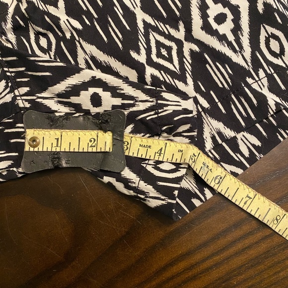 EUC Ikat print shorts - Picture 4 of 4